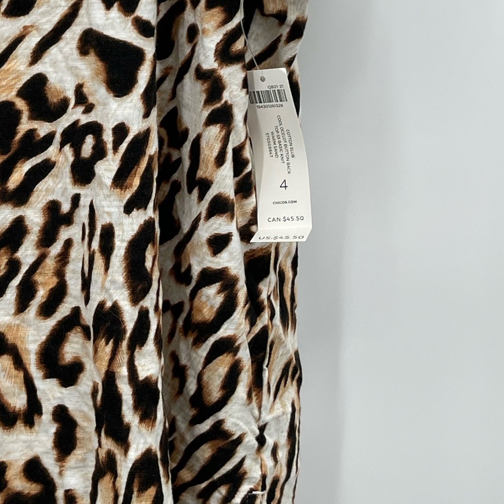 ⭐️Chico’s Leopard Print Short Sleeve Top - Picture 3 of 12